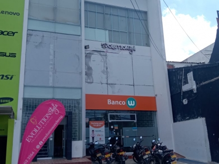 Local Comercial en Av. Pedro de Heredia, Edificio Massa Piso 3